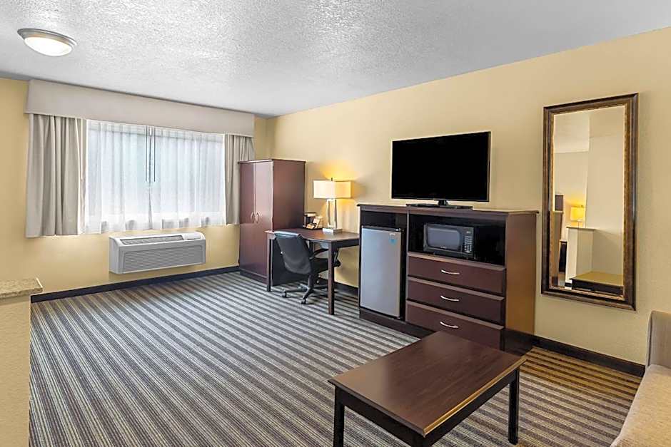 Quality Inn & Suites Vancouver - Hazel Dell