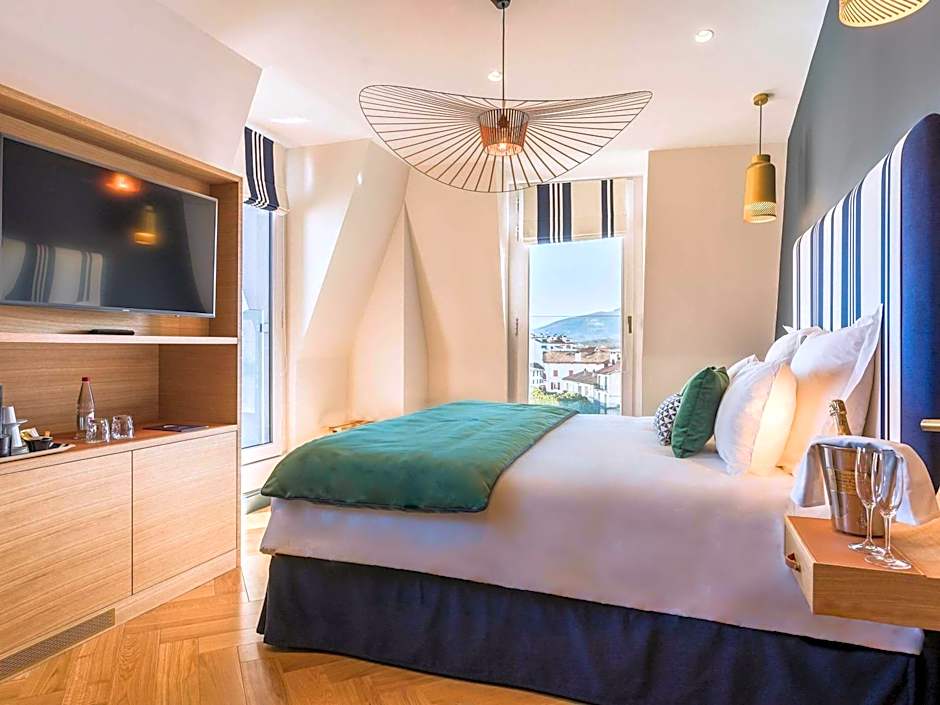 MADISON Saint Jean de Luz - Handwritten Collection