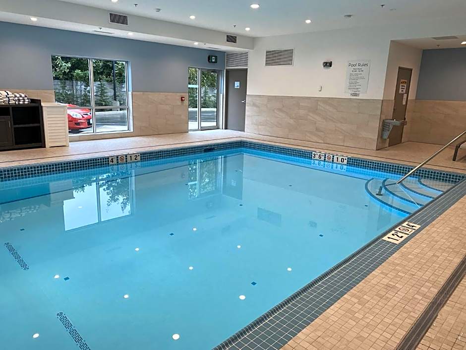 Holiday Inn Express And Suites Courtenay Comox By IHG