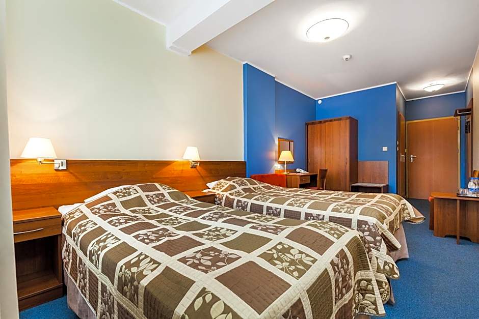 Photo 1 of 12 of 1 Double Bed or 2 Beds, Upper Level
