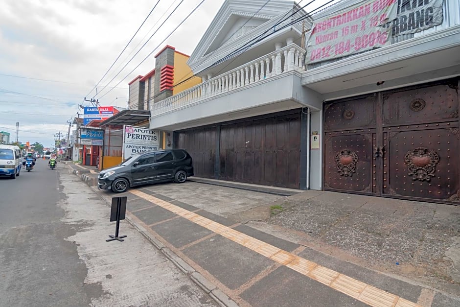 RedDoorz Syariah Plus @ Perintis Guesthouse Tasikmalaya