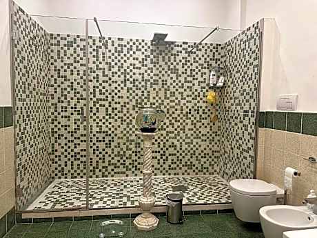 Large Double Room with External Private Bathroom