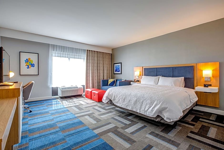 Hampton Inn By Hilton & Suites Boston-Waltham