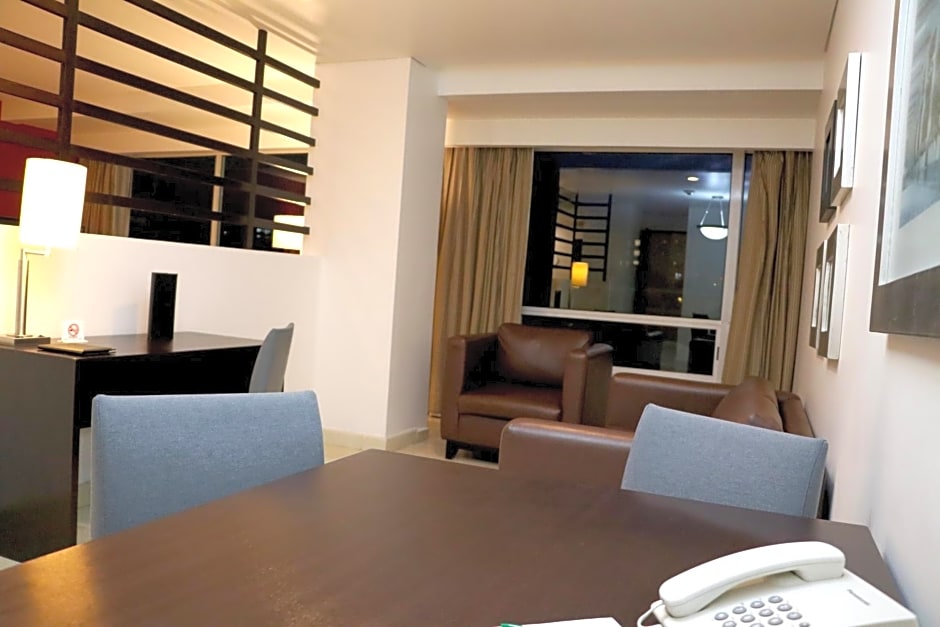 Hotel & Suites PF