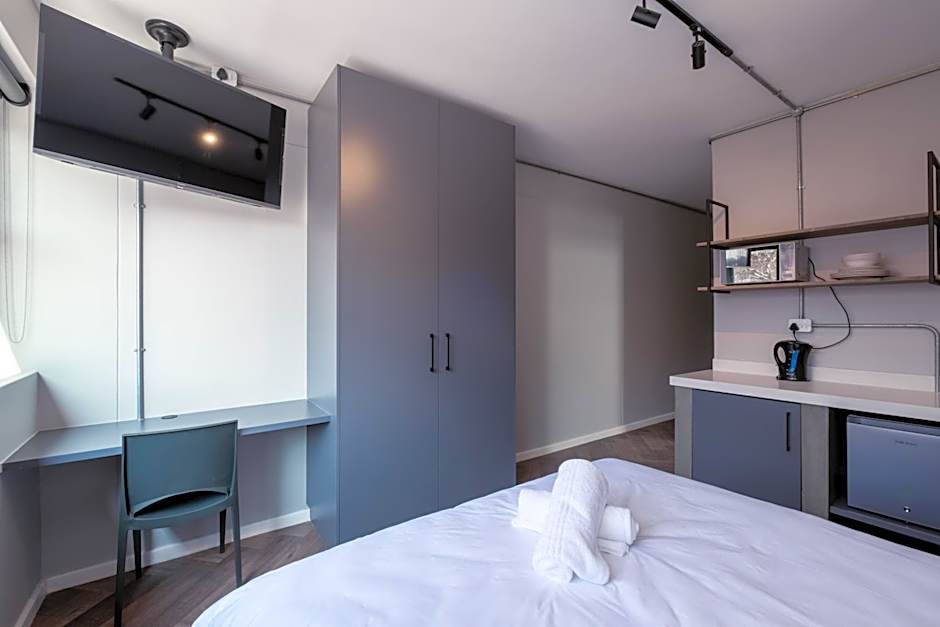 Inn & Out Plus Rosebank