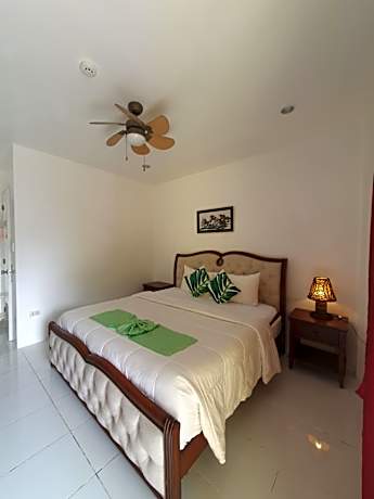 Queen Room with Pool View