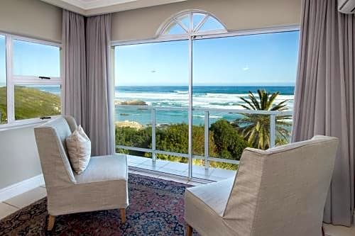 Hermanus Beachfront Lodge