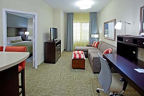 1 Queen 1 Bedroom Suite Mobility Access Roll Shower