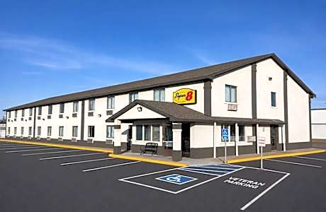 Super 8 by Wyndham Blackwell