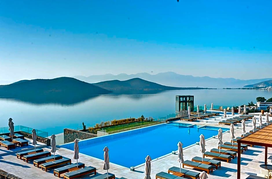 Royal Marmin Bay Boutique & Art Hotel