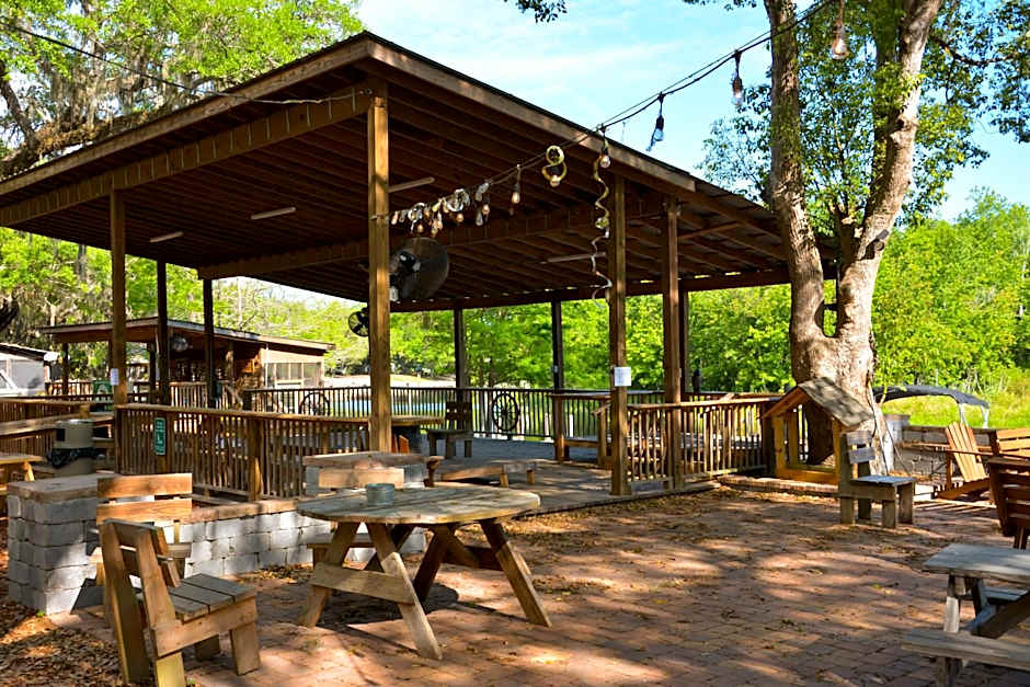 Camp Mack Lodge, Marina & RV Resort