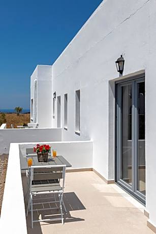 Chrysonisos Suites with Sunset & Seaviews near Kini