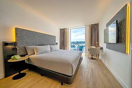 Interconnecting Innside Room