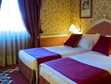 Standard Room Twin Beds