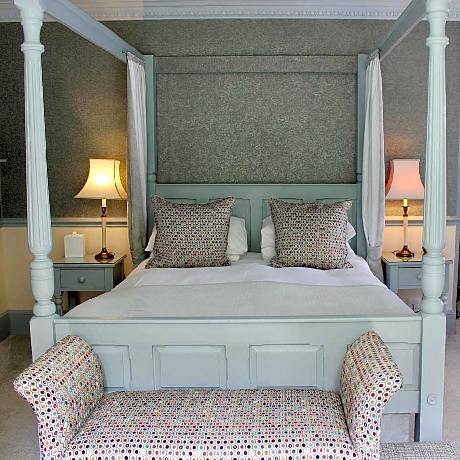 Rafters at Riverside House Hotel