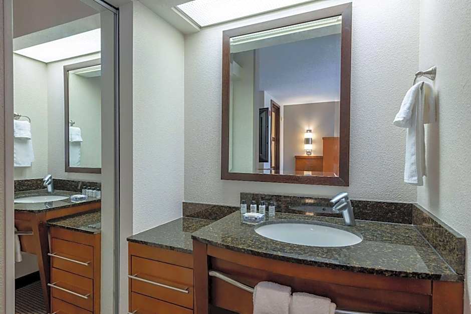 Wyndham Garden Kansas City Airport