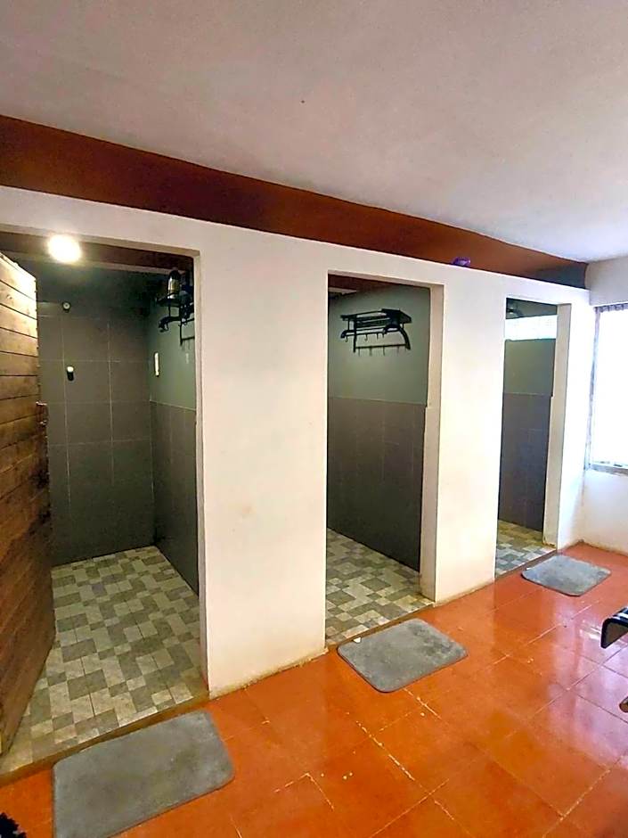 You Empire Hostel & Bar