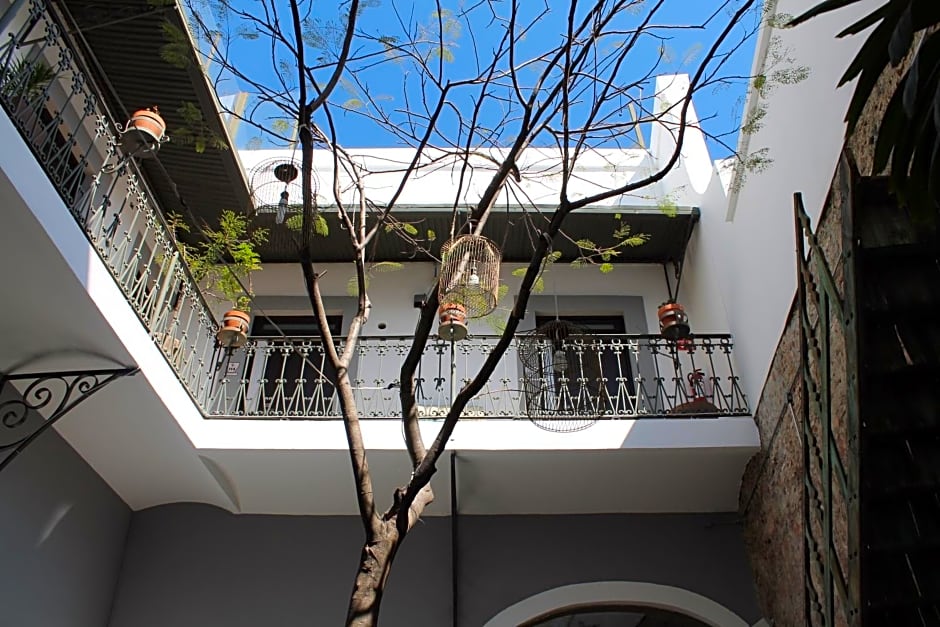 Kuku Ruku Hotel