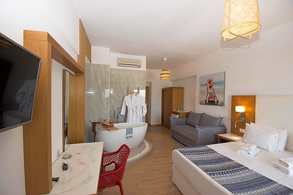 Yianna Caravel "by Checkin"