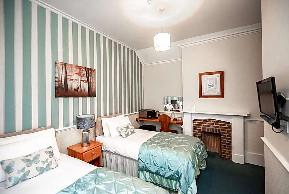 Trivelles Waterhall Country Gatwick Hotel & airport parking