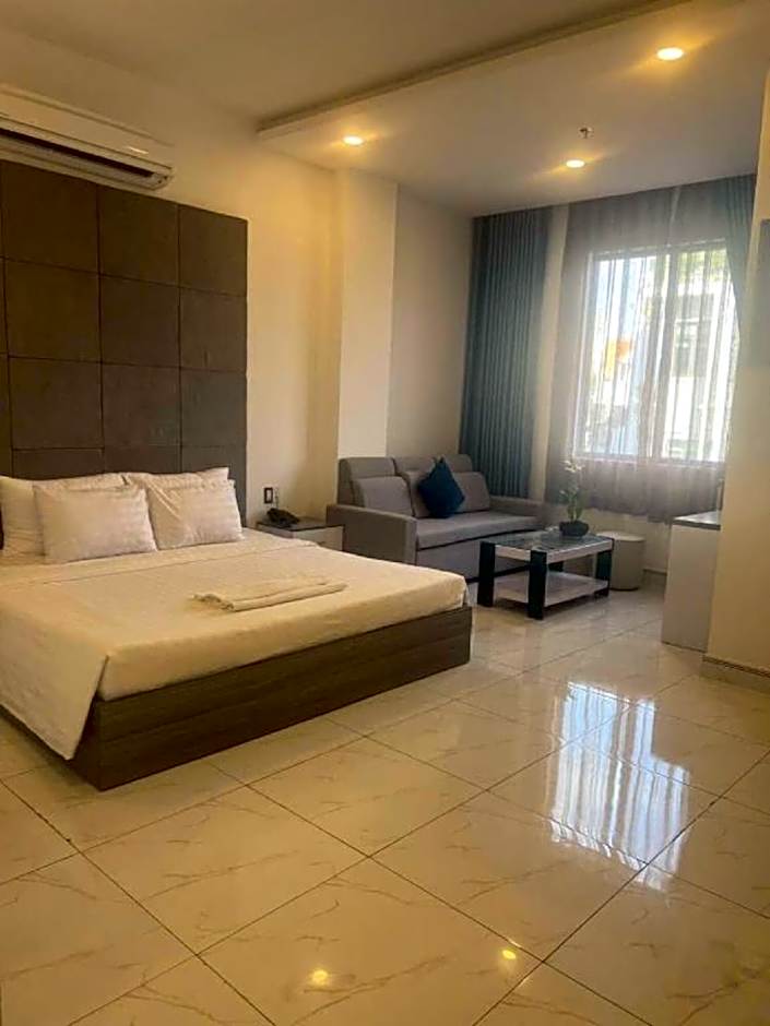 White Diamond Airport Hotel 