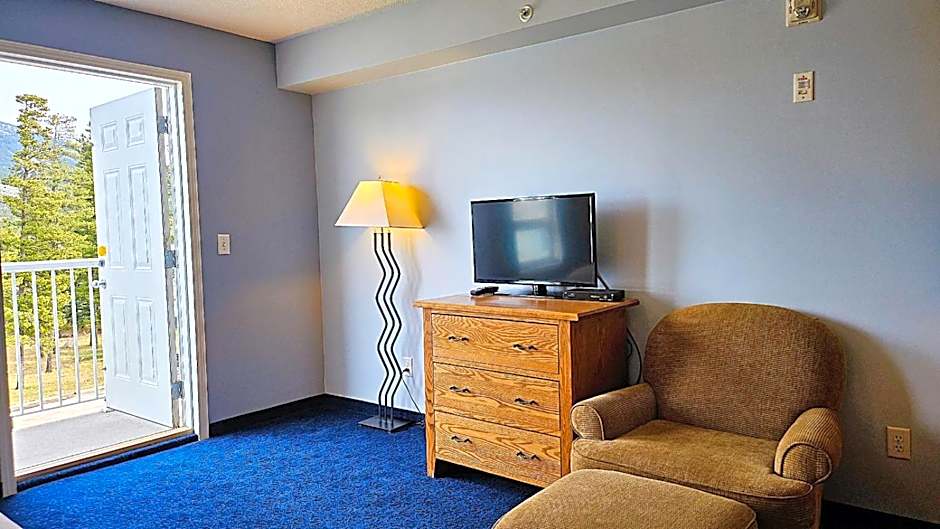 Misty Mountain Inn & Suites