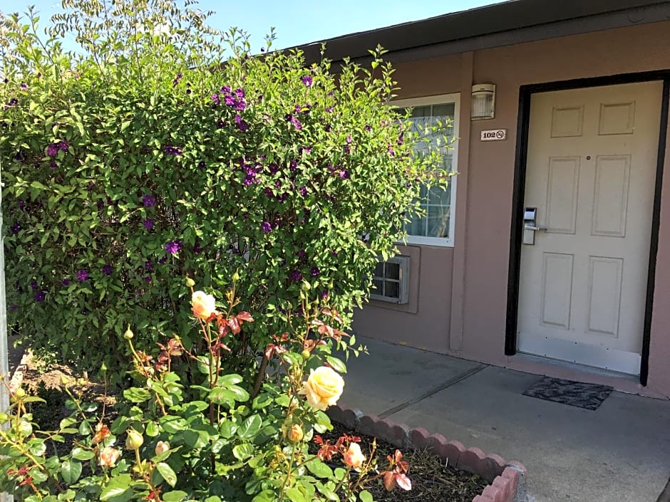 Maple Inn and Suites Los Banos