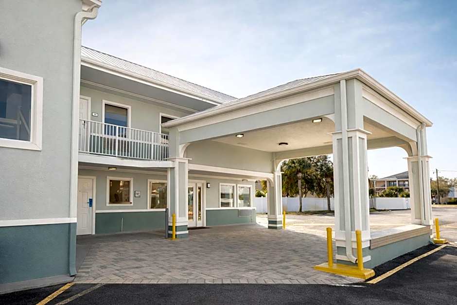 Destin Inn & Suites