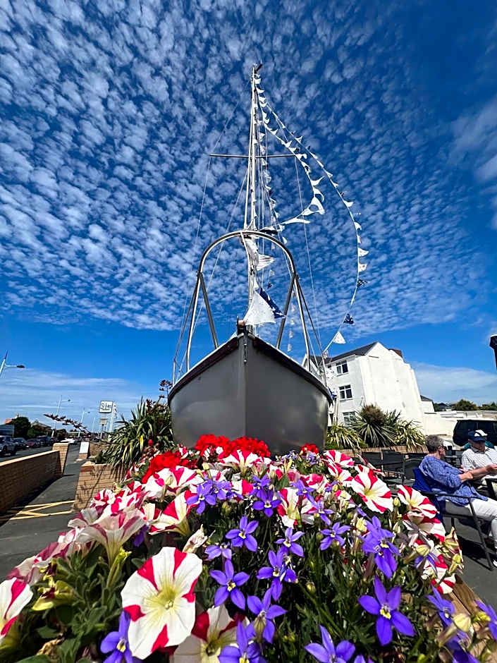Inn On The Prom At The Fernlea Hotel