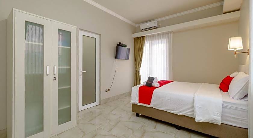 RedDoorz near Taman Makam Pahlawan Cikutra