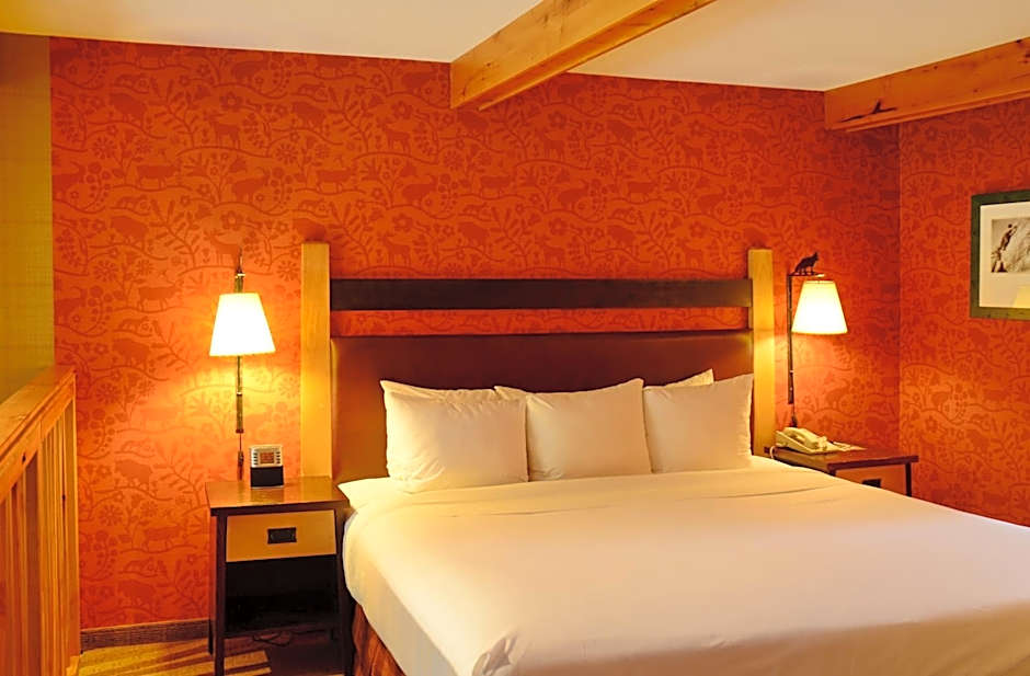 Fox Hotel And Suites