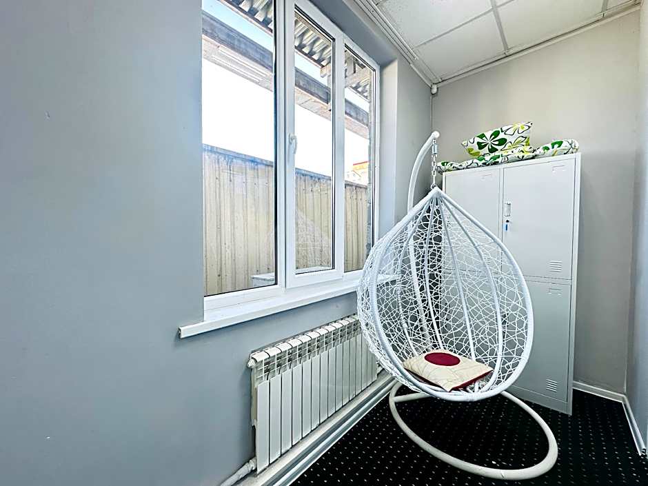 Center Capsule Hostel 