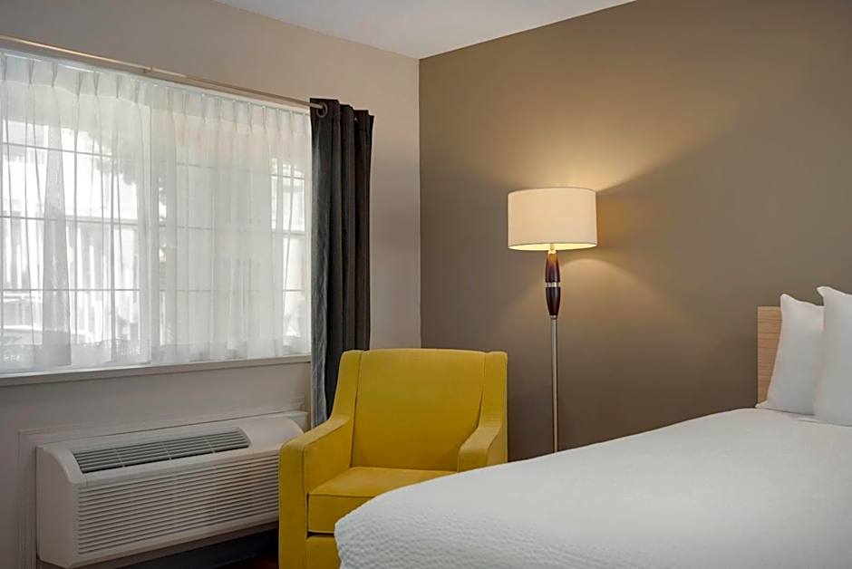 Days Inn by Wyndham Kelowna