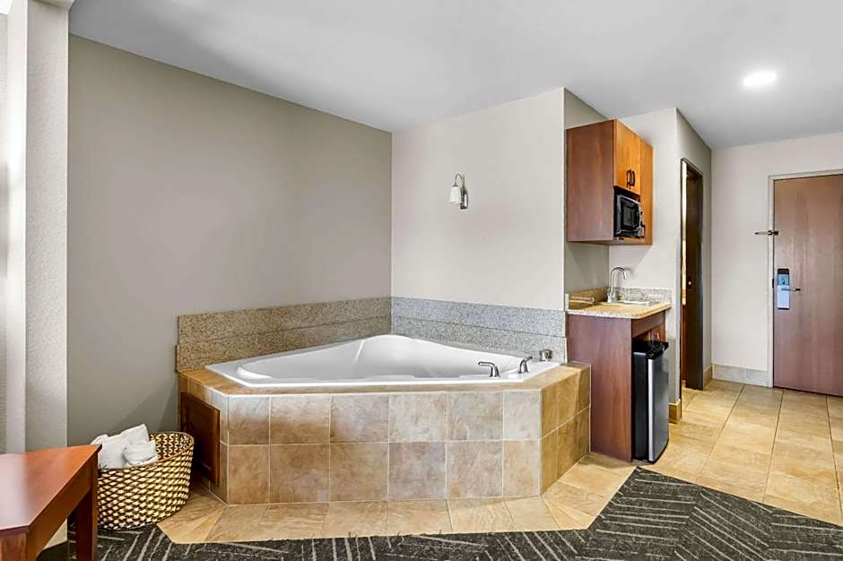 Comfort Inn & Suites Mountain Iron and Virginia
