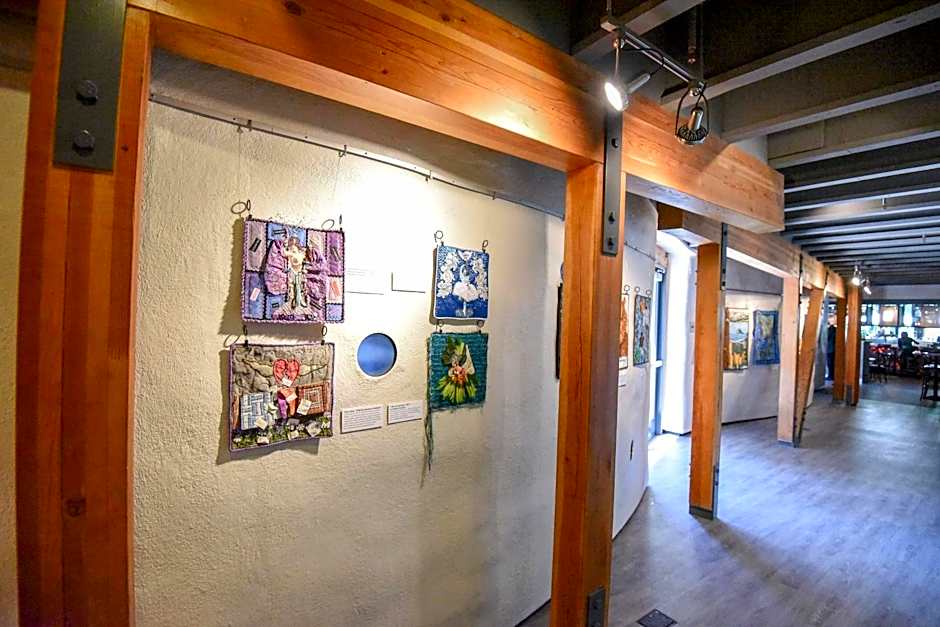 Sheraton Redding Hotel at the Sundial Bridge