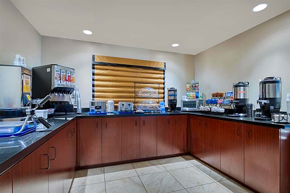 Best Western Shelby Inn & Suites