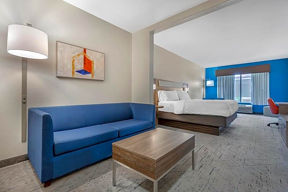 Holiday Inn Express and Suites Beeville By IHG
