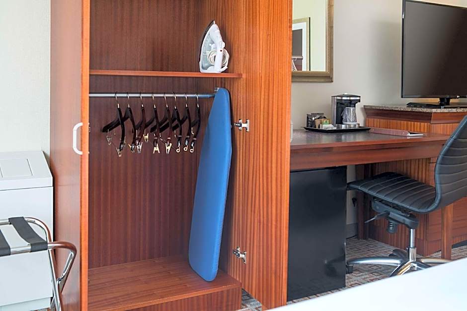 Photo 1 of 2 of 2 Queen Beds, Hearing/Mobility Accessible, Bathtub