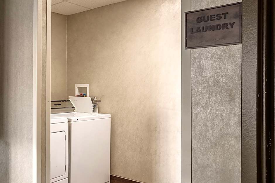 Wexford Inn & Suites