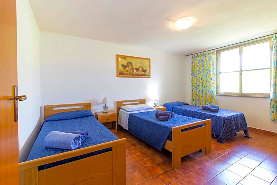 Appartamenti in Villa con ampio giardino esterno