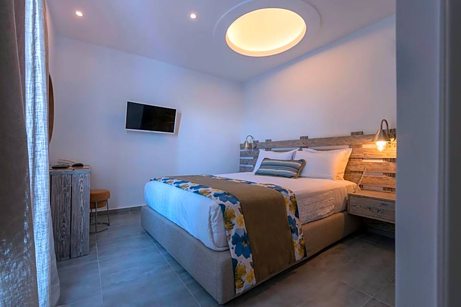 Caldera's Dolphin Suites