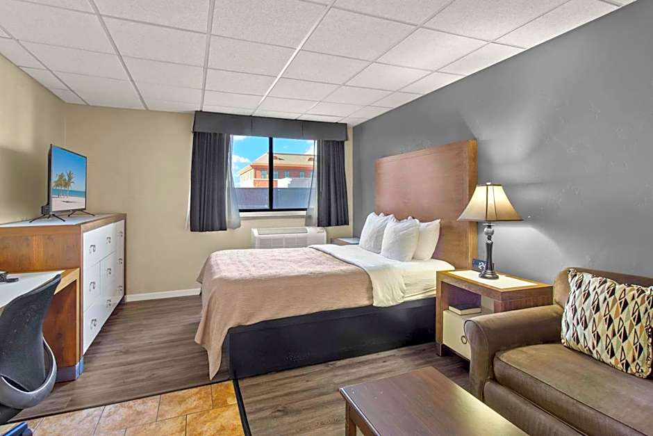 Quality Inn & Suites Downtown