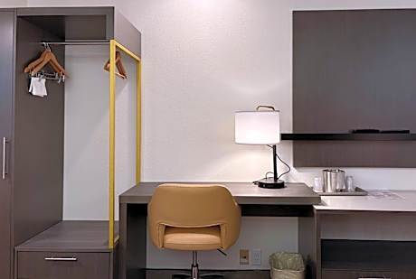 Studio Suite with Two Queen Beds - Non-Smoking
