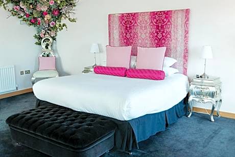 Executive Penthouse Apartment