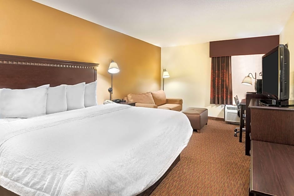 Hampton Inn By Hilton Charlotte-University Place