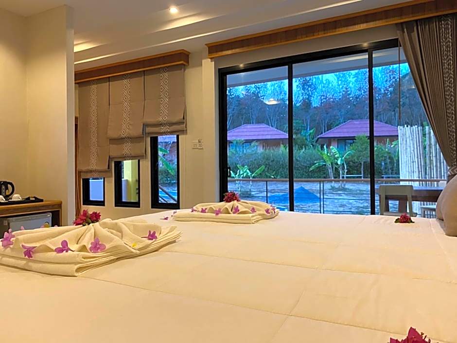 Photo 1 of 4 of 1 King Bed, Terrace