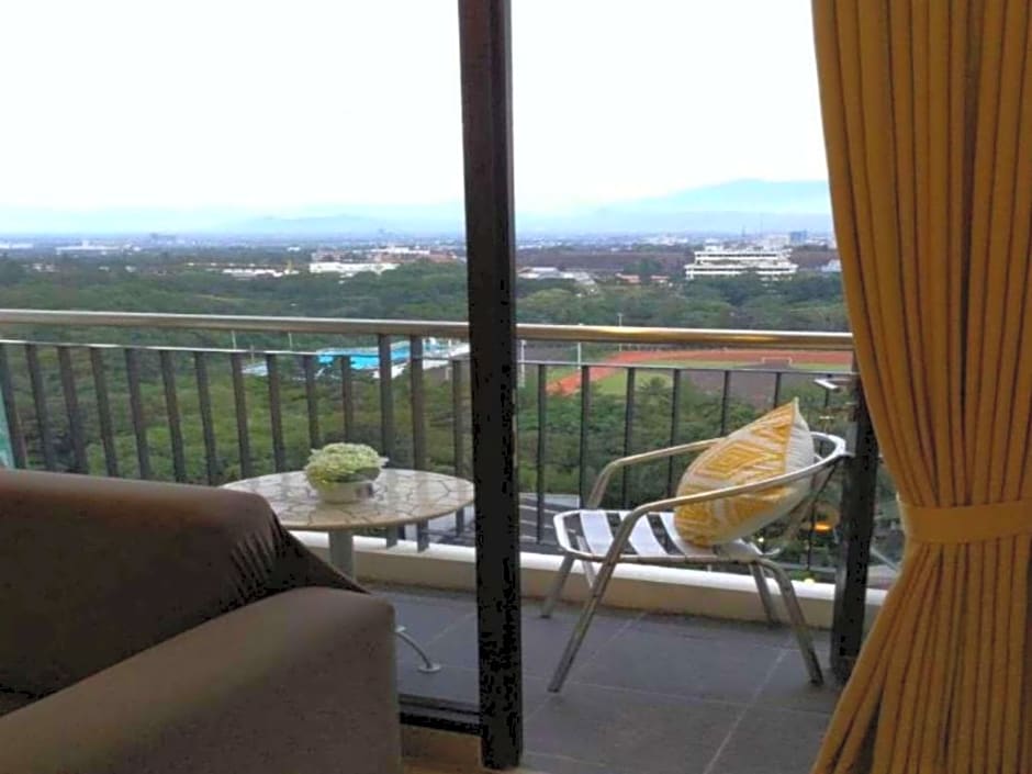 Beverly Dago Apartment