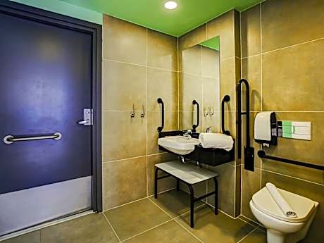 Standard Apartment with One Double Bed - Disability Access