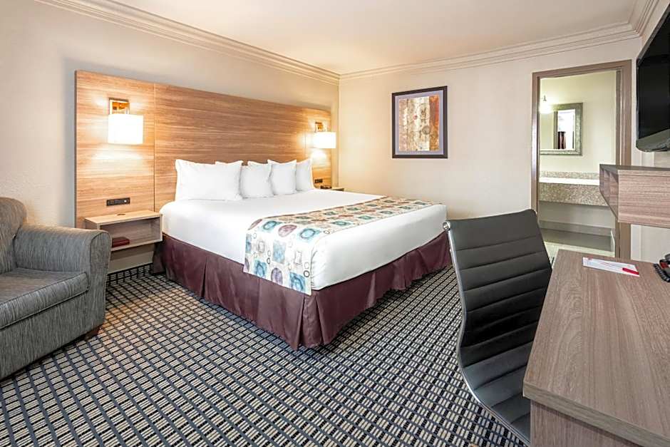 Ramada by Wyndham Houston Intercontinental Airport South