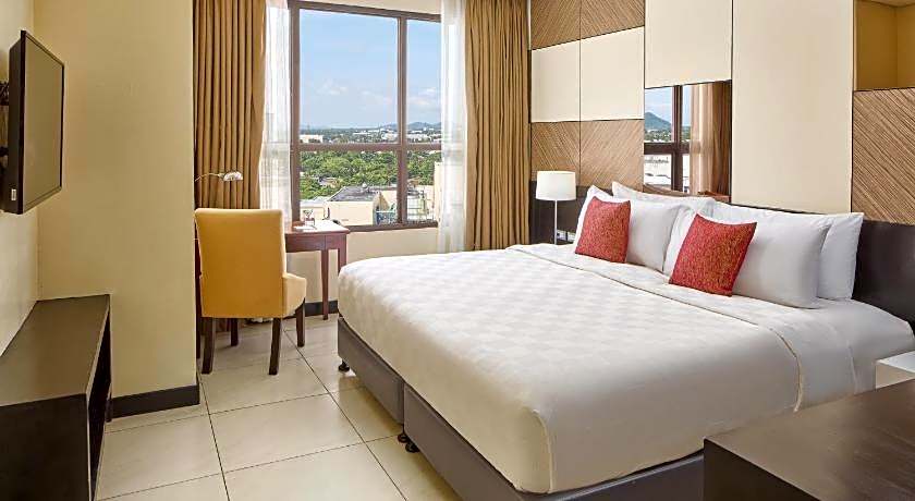 Summit Hotel Tacloban